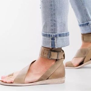 NWOT- FREE PEOPLE ‘VALE’ Leather Boot Sandal